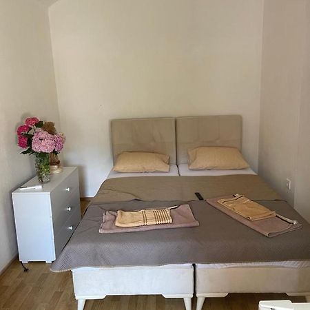 בודווה Apartman Grujicic 1 מראה חיצוני תמונה